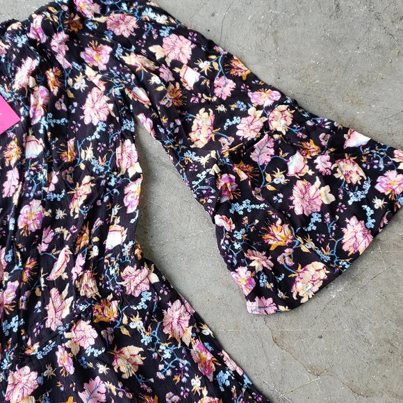 NEW! Xhiliaration Floral Print Shorts 3/4 Sleeve Off Shoulder Romper S - Picture 2 of 4